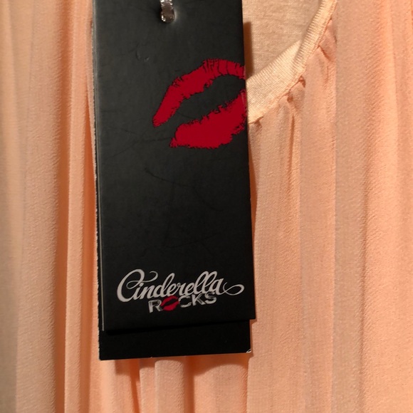 Dress - Picture 3 of 3